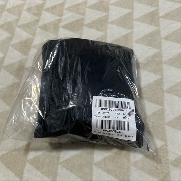 Madewell Kick Out Crop Jeans in True Black Wash: Coated Edition - Picture 8 of 8